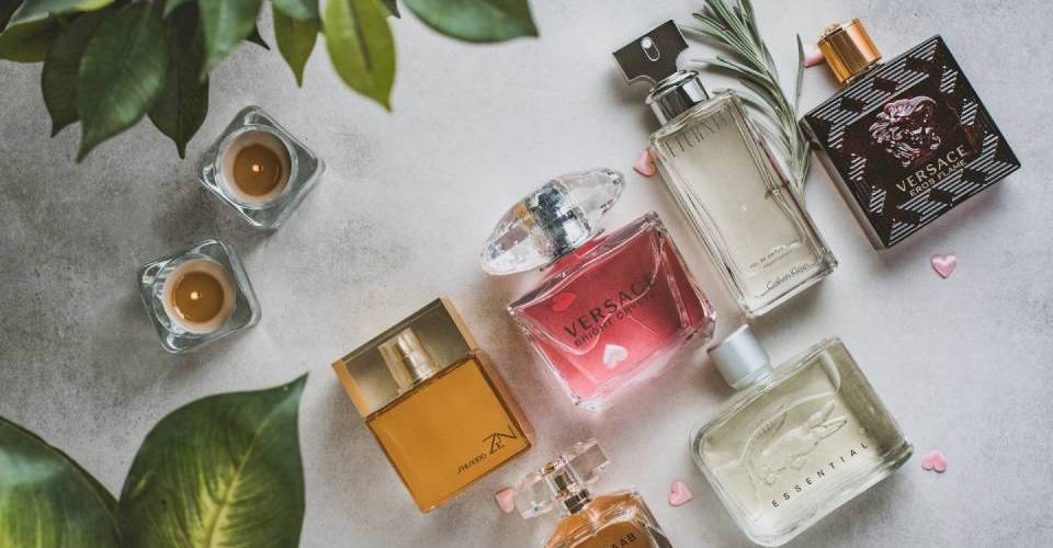 TOP 10 najbardziej uwodzicielskich damskich perfum, którym nie oprze się żaden mężczyzna