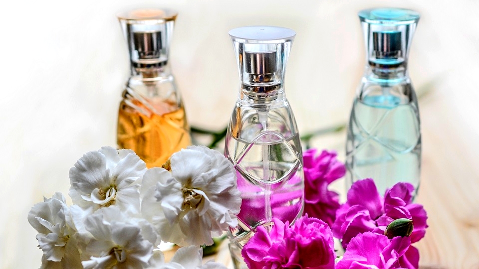 Jak rozpoznać niszowe perfumy?