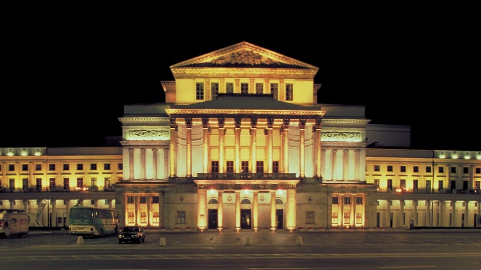 Dlaczego warto chodzić do teatru?